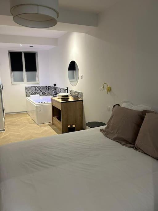 Appartement Spa 2 Pers-Couteliers-Centre Ville Moulins  Ngoại thất bức ảnh